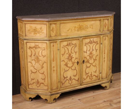 Credenza in legno laccato e dipinto del XX secolo