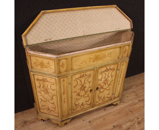 Sideboard in lacquered and painted wood from the 20th century