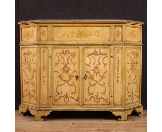 Credenza in legno laccato e dipinto del XX secolo