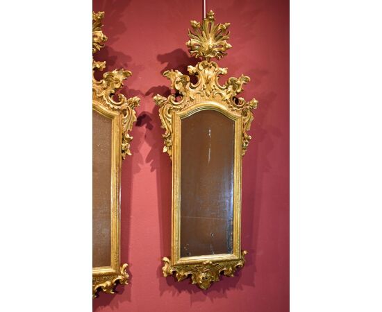 Coppia di grandi specchiere, Venezia Settecento (h.130 cm.)