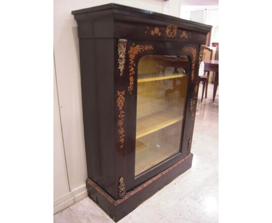 Mobile cabinet with marquetry and bronze ornaments. Eight hundred