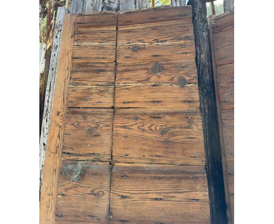  PTCR500 - Portoncino in legno di larice, epoca '800, misura cm L 142 x H 237 