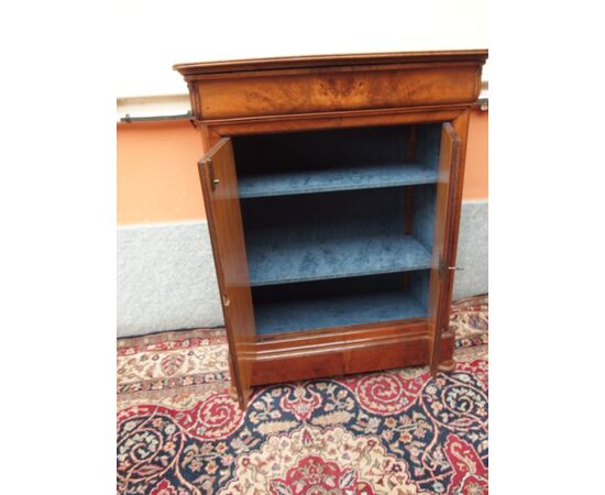 PICCOLA CREDENZA CAPPUCCINO IN PIUMA DI NOCE CARLO X FRANCIA  cm L97xP47xH121