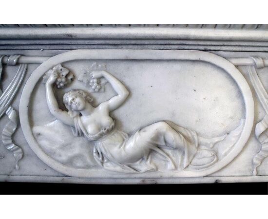 Important fireplace in white Carrara marble, antique fireplaces