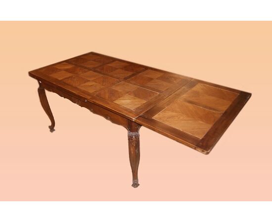 Tavolo Provenzale rettangolare del 1800 in legno di noce con piano parquettato