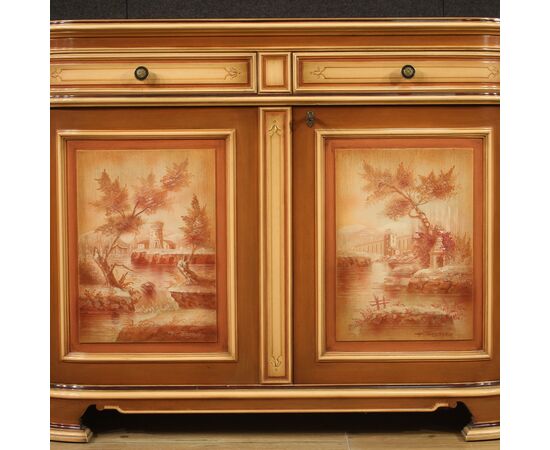 Grande credenza laccata e dipinta 