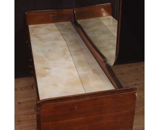 Cassettiera in legno scolpito con specchio anni 50 