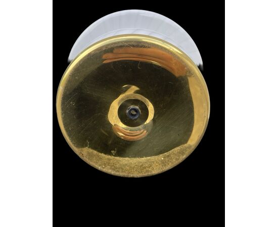 Lampada in vetro in pezzo unico lattimo a spirale.Manifattura Leucos,vetri Murano.