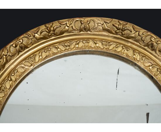 Specchiera antica Luigi XVI Francese in legno dorato e intagliato. Periodo XVIII secolo.