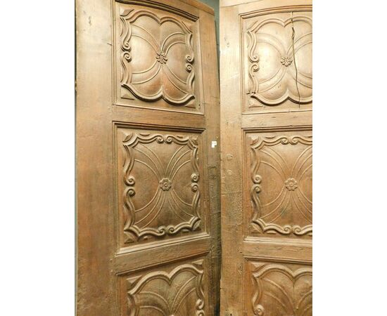 Ptn705 Piedmontese walnut door, period &#39;700, cm264 x 177 x 6     