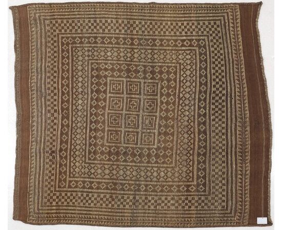 Rare GASHGAI (KASHKAI) carpet with undyed wool     