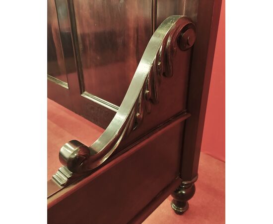 Rosewood bed one and a half square