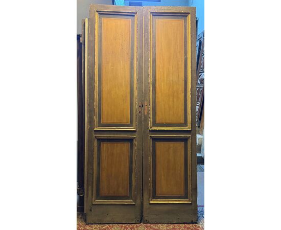 PTL671 - Porta antica in legno laccato, misura cm L 131 x H 265