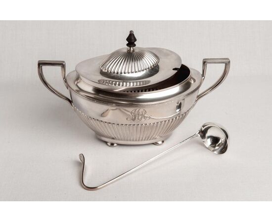 Silver plate soup tureen or vegetable dish     