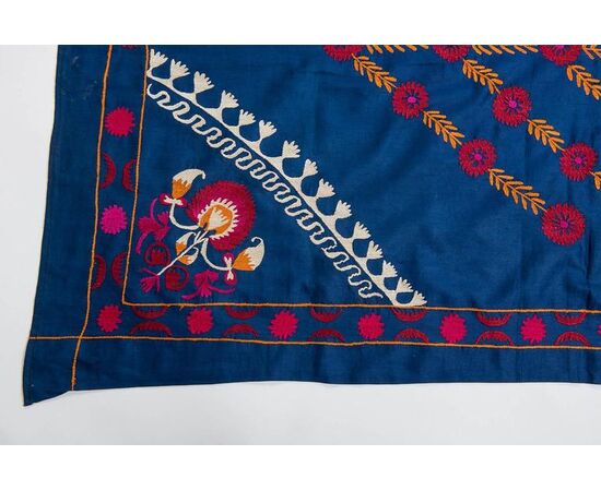 Antique SUSANI embroidered fabric with blue background - B / 2371     