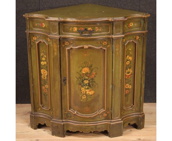 Painted corner cupboard in Venetian style of the 20th century