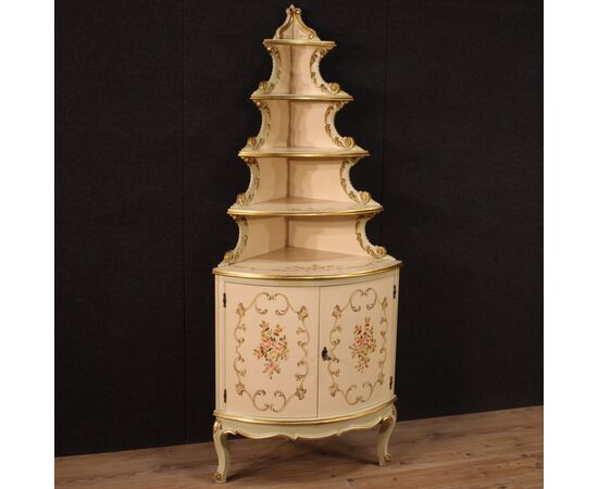 Corner cabinet in lacquered, gilded and painted wood from the 20th century