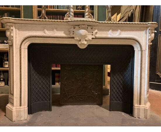 chm425 19th century marble fireplace, meas. max cm 178 xh 112, depth. 43 cm     