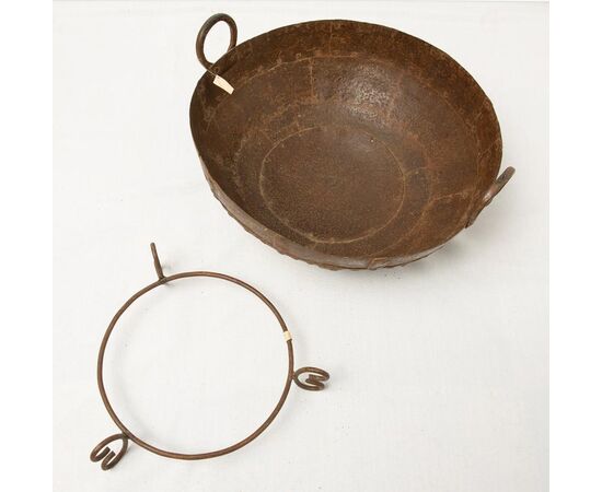 Large iron bowl with handles - O / 2952.     