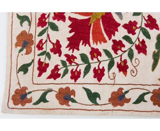 Embroidered panel &quot;Susani&quot; from Uzbekistan - B / 2004 -     