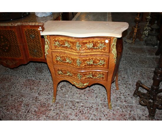 Comoncino Stile Luigi XV del 1800 riccamente Intarsiato