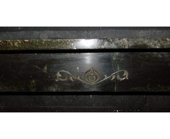 chm734 - fireplace in black Ormea marble, 19th century, cm l 118 xh 109     