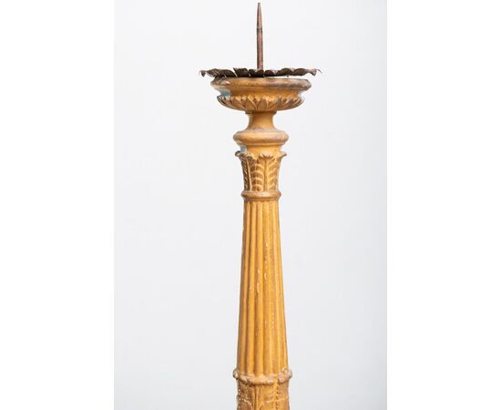 Louis XVI candlestick in lacquered and gilded wood - O / 202 -     