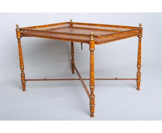 Folding metal coffee table with tray - O / 3260.     