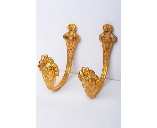 Pair of antique &quot;embrasses&quot; for curtains in gilt bronze - O / 4740-5     