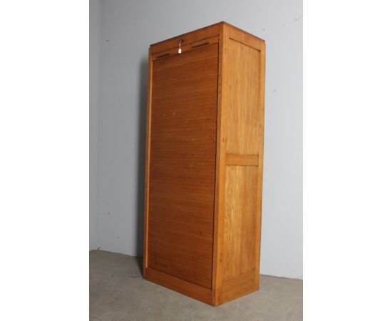 Antica serrandina mobile art decò rovere 1940 . restaurata mis 75,50 x 48 Altezza cm 180 