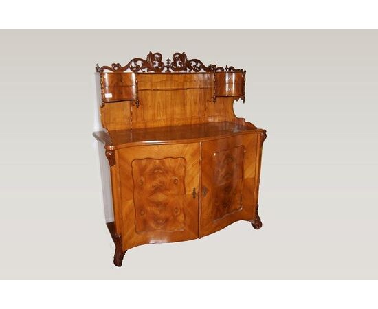 Grande credenza di inizio 1800 stile Biedermeier in betulla Nord Europa