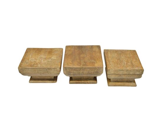 Tre antichi capitelli sciolti in legno - M/321 -