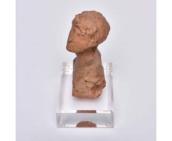 Piccolo busto femminile in terracotta - O/5804 -