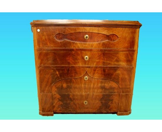 Antico comò del 1800 stile Biedermeier in piuma di mogano