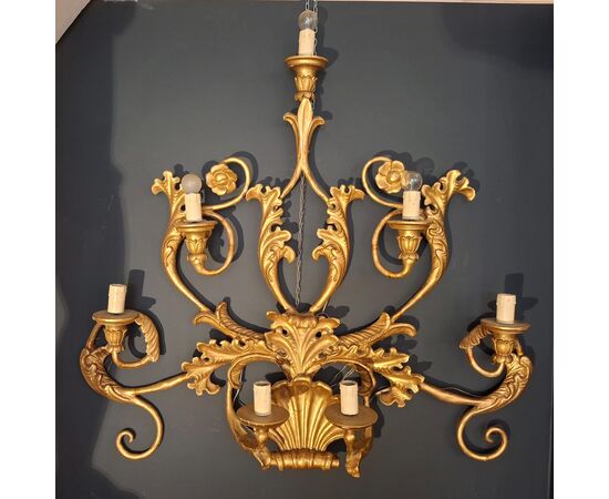 Grande applique in legno dorato