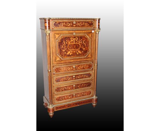 Secretaire francese stile Napoleone III del 1800 con ricchi intarsi e bronzi