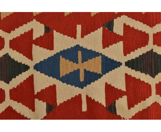 G. kilim USHAK a fondo rosso - n. 404 -