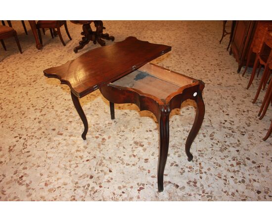 Tavolino da gioco italiano di metà 1800 in legno di noce