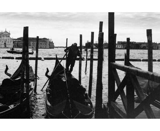 Foto di Venezia "Parcheggio delle gondole" - Snc/3 -