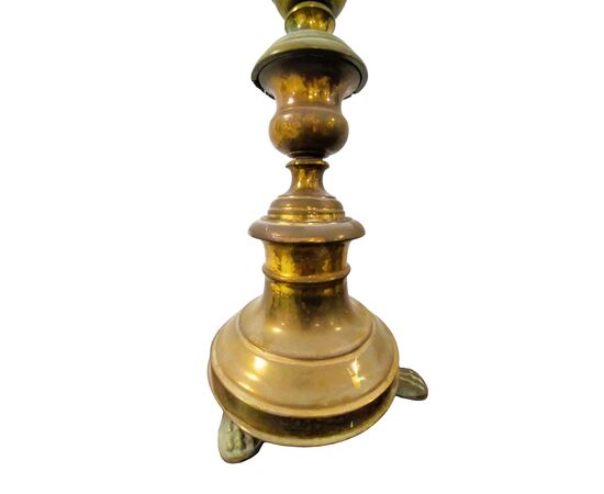 Antico candelabro tornito in ottone