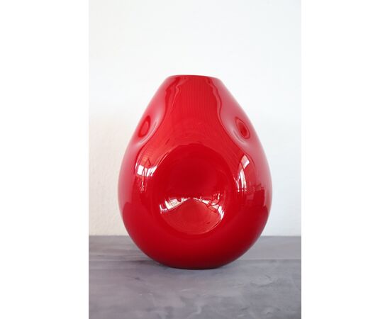 Raffinato vaso rosso in vetro incamiciato, Murano anni '70 PREZZO TRATTABILE