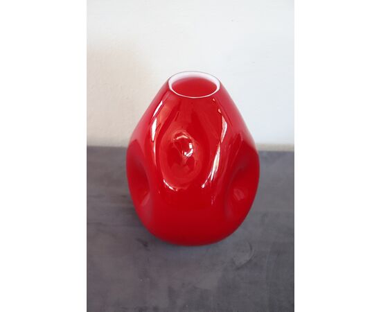 Raffinato vaso rosso in vetro incamiciato, Murano anni '70 PREZZO TRATTABILE