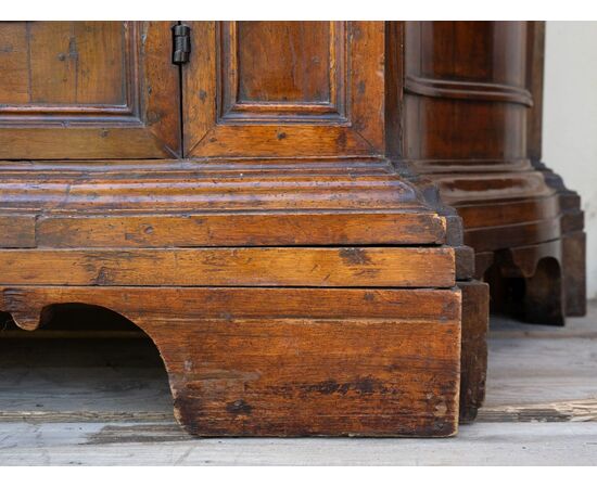 Credenza Veneta in Noce, Venezia, 1700