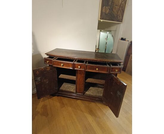 CREDENZA TOSCANA IN NOCE FINE XVI-INIZI XVII SECOLO