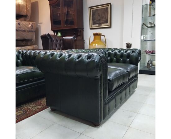 Divano 2 posti chesterfield club nuovo inglese originale in pelle verde 