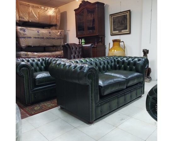 Divano 2 posti chesterfield club nuovo inglese originale in pelle verde 