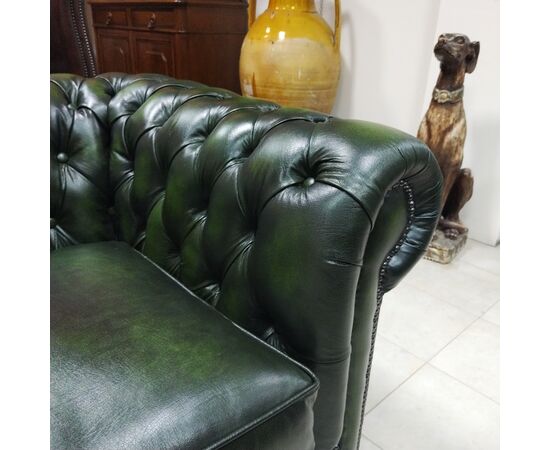 Divano 2 posti chesterfield club nuovo inglese originale in pelle verde 