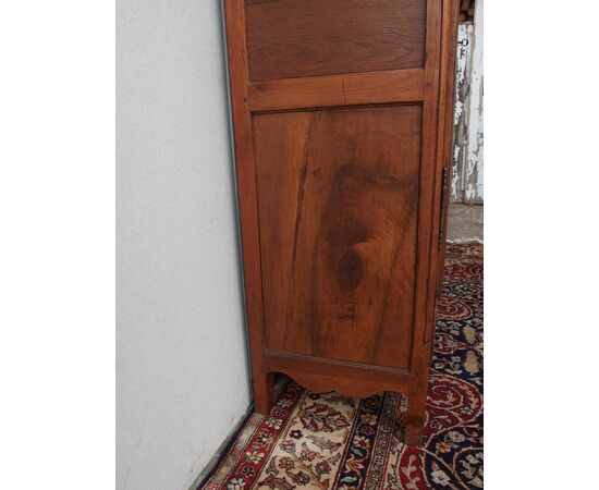 PICCOLO ARMADIO A DUE PORTE IN NOCE STILE PROVENZALE RESTAURATO Cm L112xP50xH199