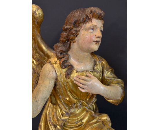 Grandi angeli alati di epoca Barocca, opera di un maestro scultore romano del XVII secolo