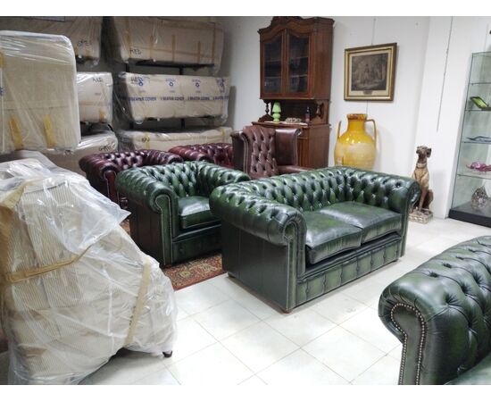 Divani e poltrone chesterfield inglesi originali nuovi e vintage 